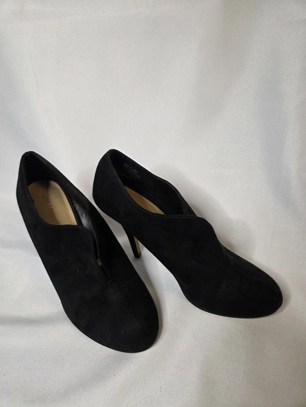 Apt. 9 sleek black